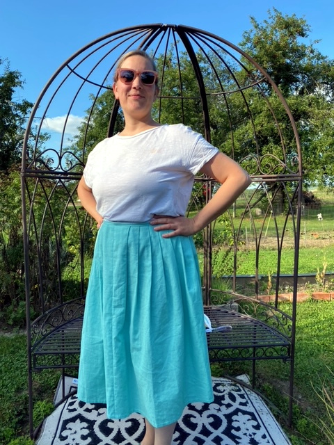 woman wearing a skirt and t-shirt